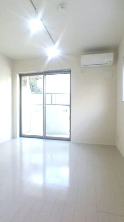 東京都世田谷区北沢1(マンション)の賃貸物件の居間