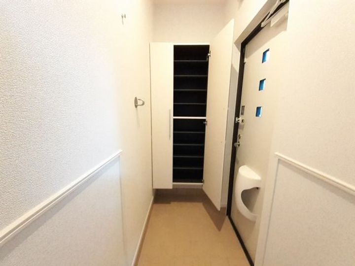 ルミエール Cの玄関