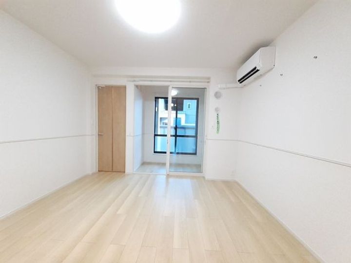 ルミエール Cの居間