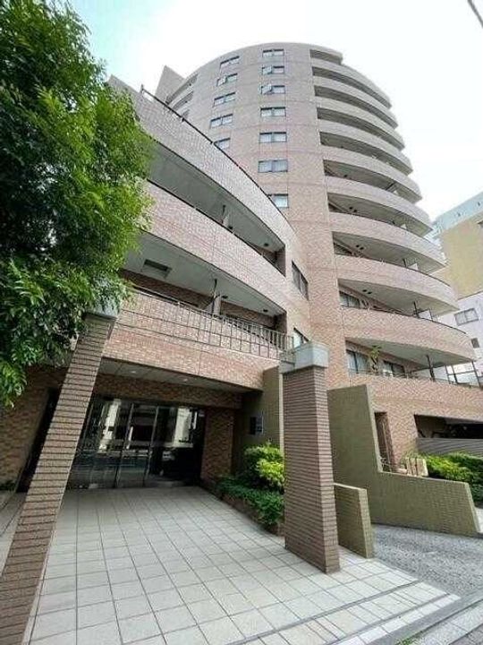 オーパスホームズ白山の外観