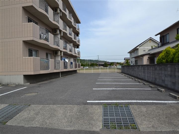 メゾン・ラフィーネの地図