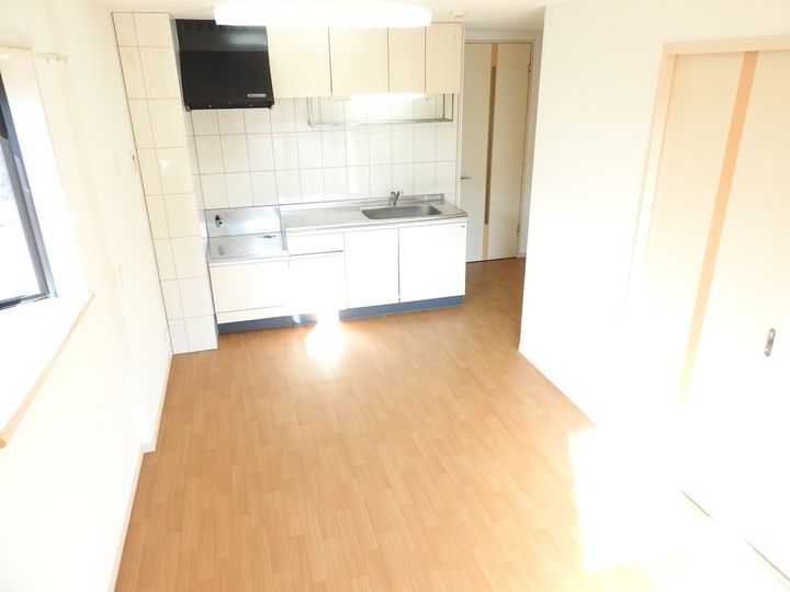 長崎県長崎市川平町(アパート)の賃貸物件の居間