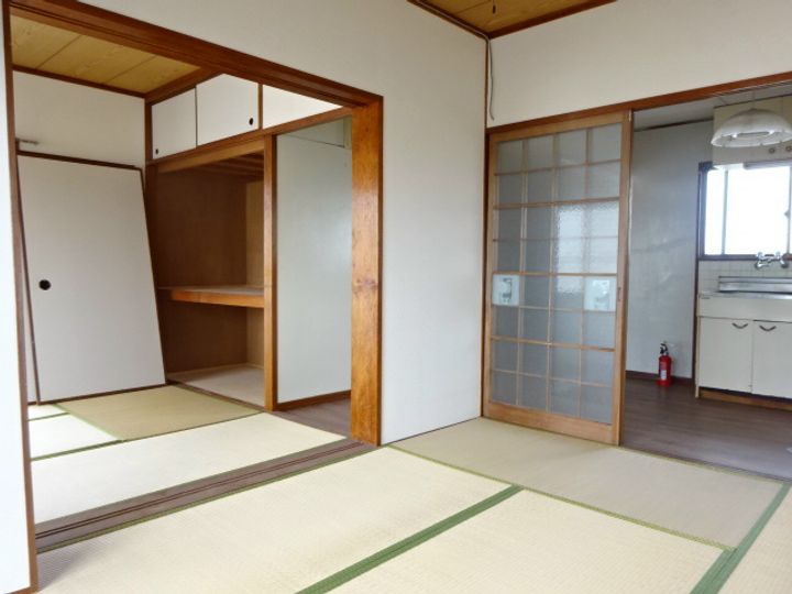 第三濱田ビルの居間