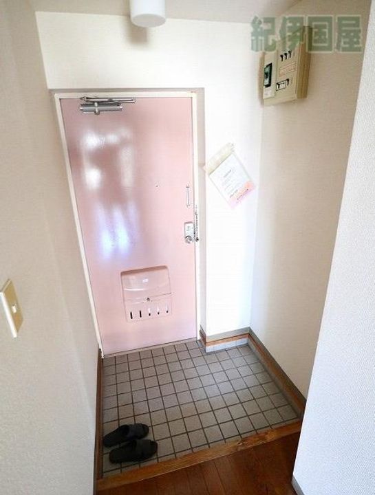 加藤マンションの玄関