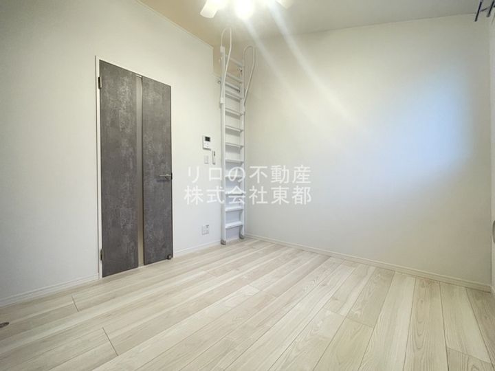 アザーレ・パッシオ市が尾の内装