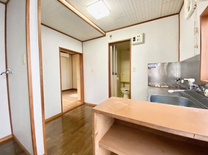 チューリップハイツの玄関