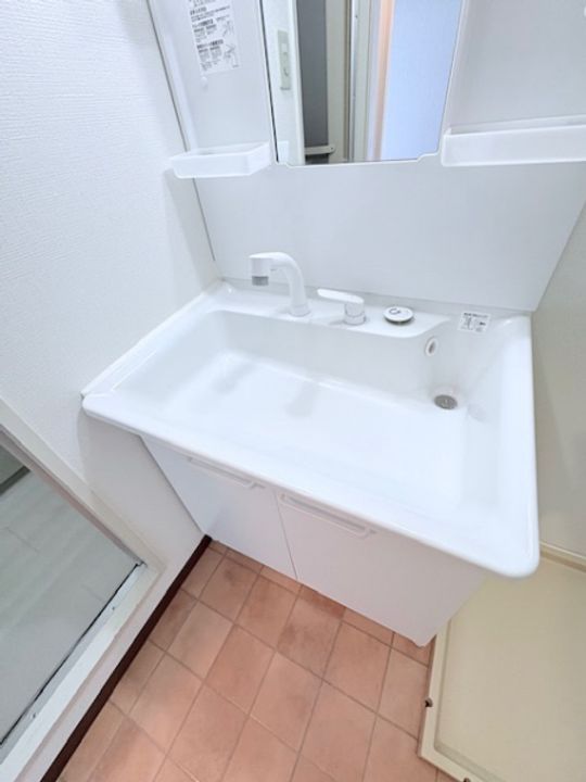 大阪府豊中市服部西町3の賃貸マンションの内装