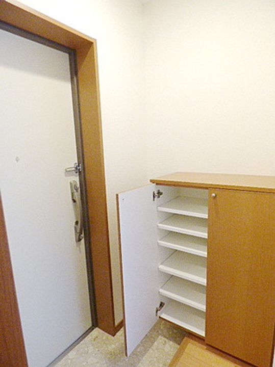 東京都荒川区西日暮里5(マンション)の賃貸物件の玄関