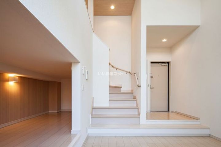 カーサ・ティエラ(旧:リゾレステ鳴海)の玄関