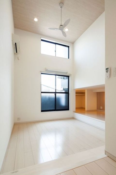 カーサ・ティエラ(旧:リゾレステ鳴海)の居間