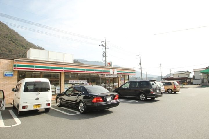 ハウスハーモニーの周辺