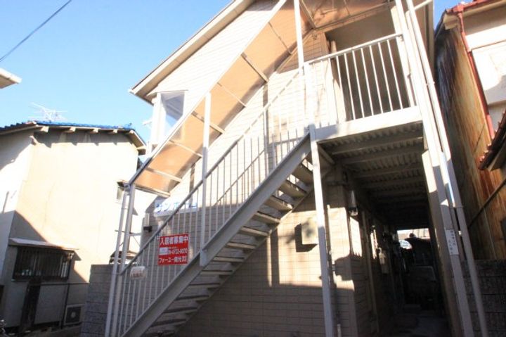 サンホームの外観