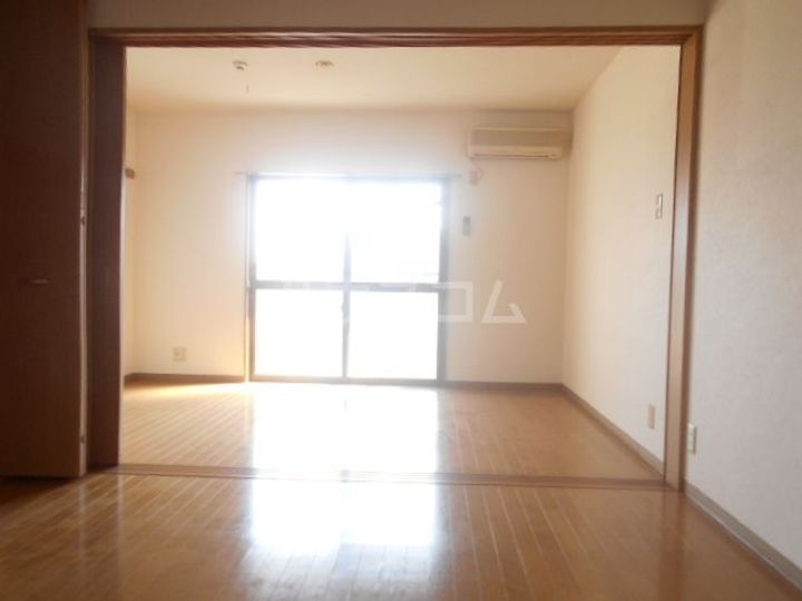 ブランロジュマンの居間