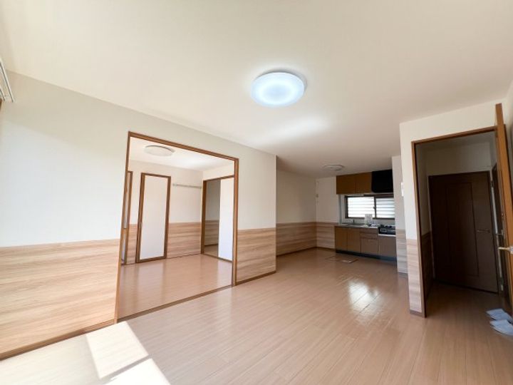 高知県高知市東久万(アパート)の賃貸物件の居間