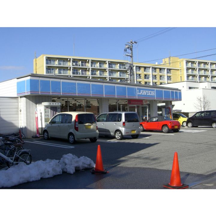 アッシュルームの周辺