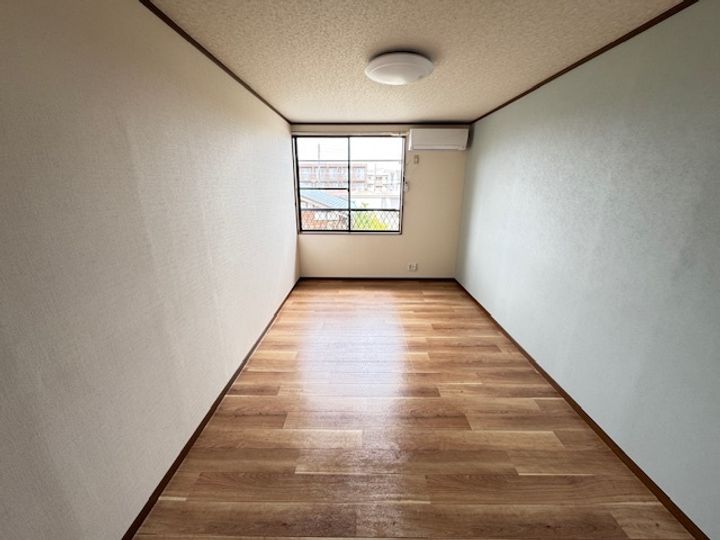 新潟県新発田市新栄町2(アパート)の賃貸物件の居間