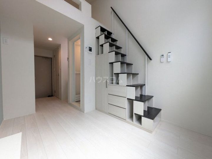 Amen Corner 堀切の居間