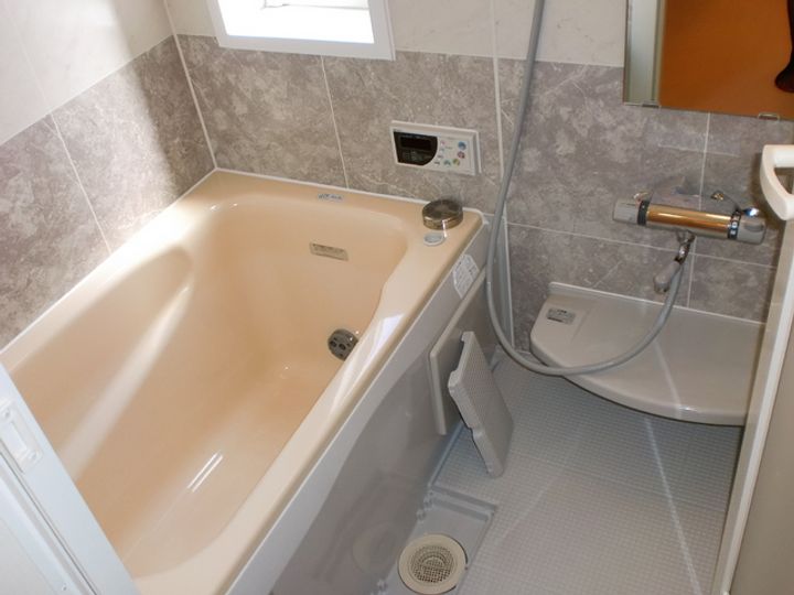 シュトラーセ割前の風呂