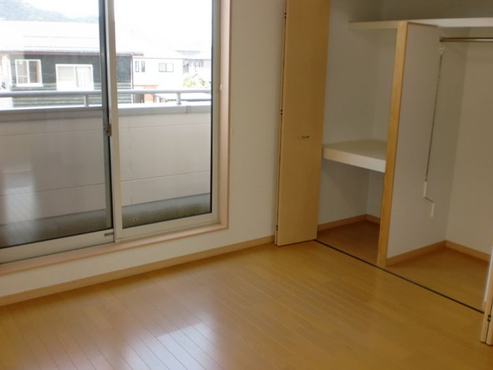 シュトラーセ割前の内装