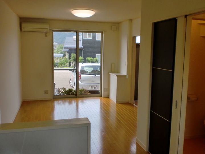 シュトラーセ割前の居間