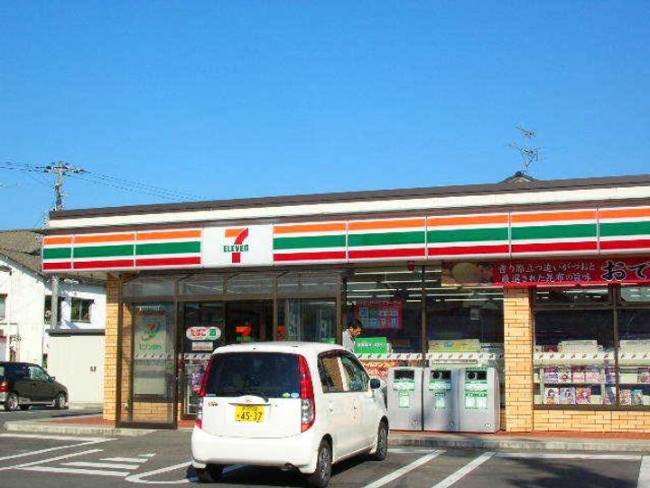 シュトラーセ割前の周辺