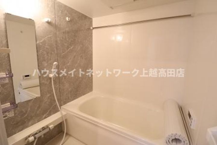 レフィナード Aの風呂