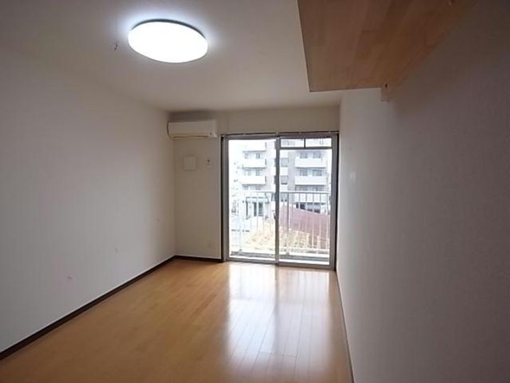 岐阜県岐阜市島栄町1(マンション)の賃貸物件の居間