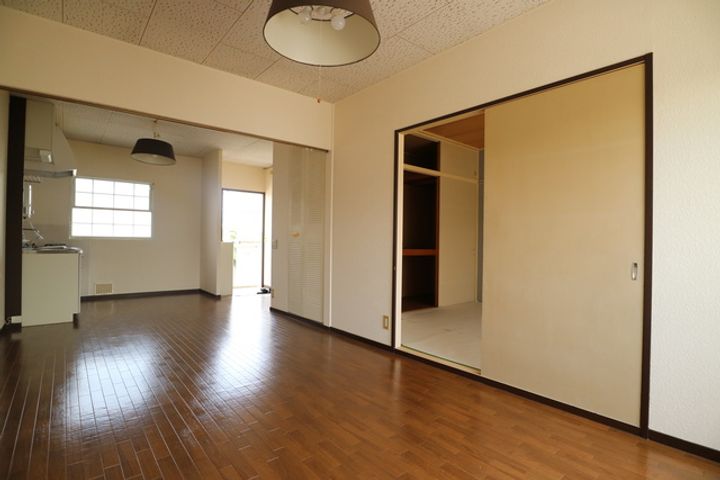 岡山県総社市中央6(アパート)の賃貸物件の居間