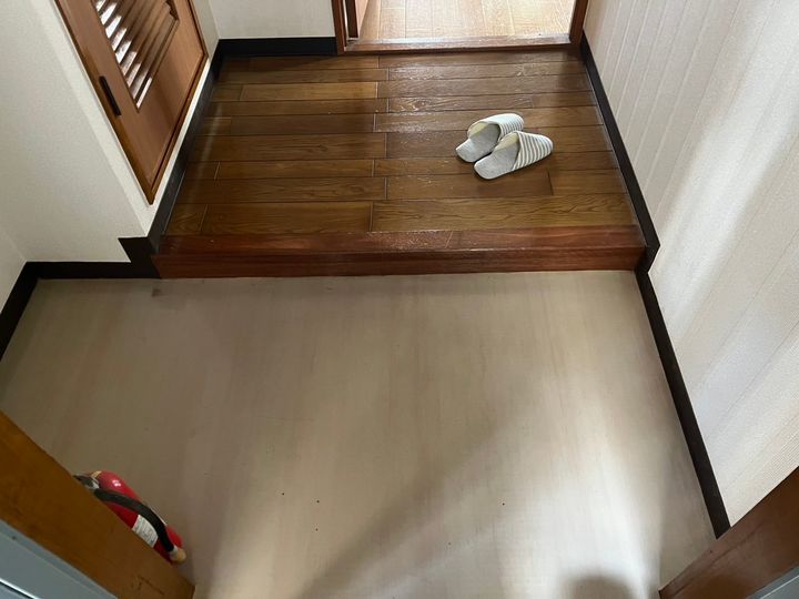 白島ビル2NDの玄関