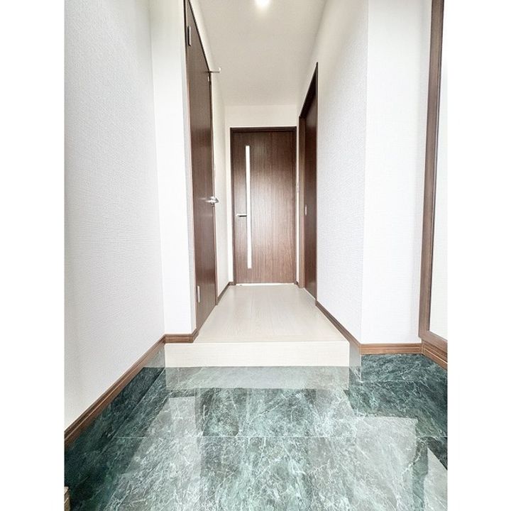 グランジュールIの玄関