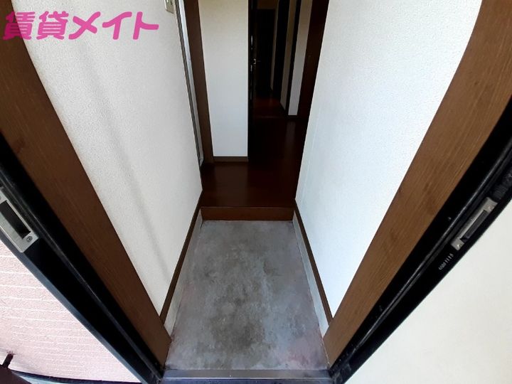 コーポエフの玄関