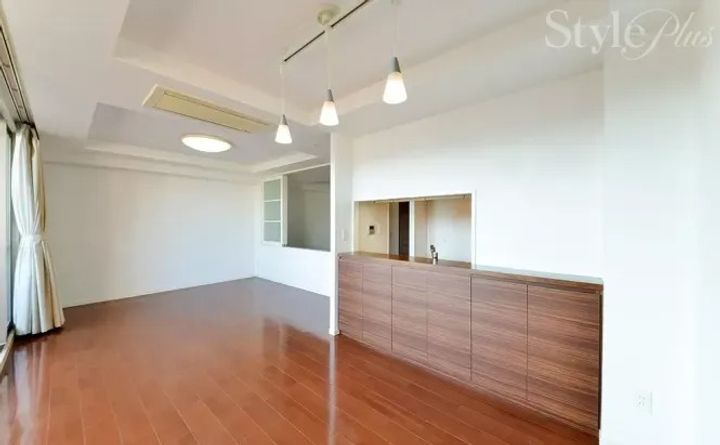 グランドメゾン星が丘山手D棟の居間