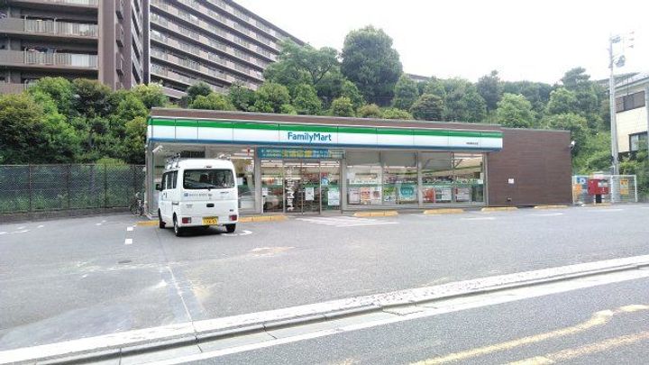 ブルク大澤の周辺