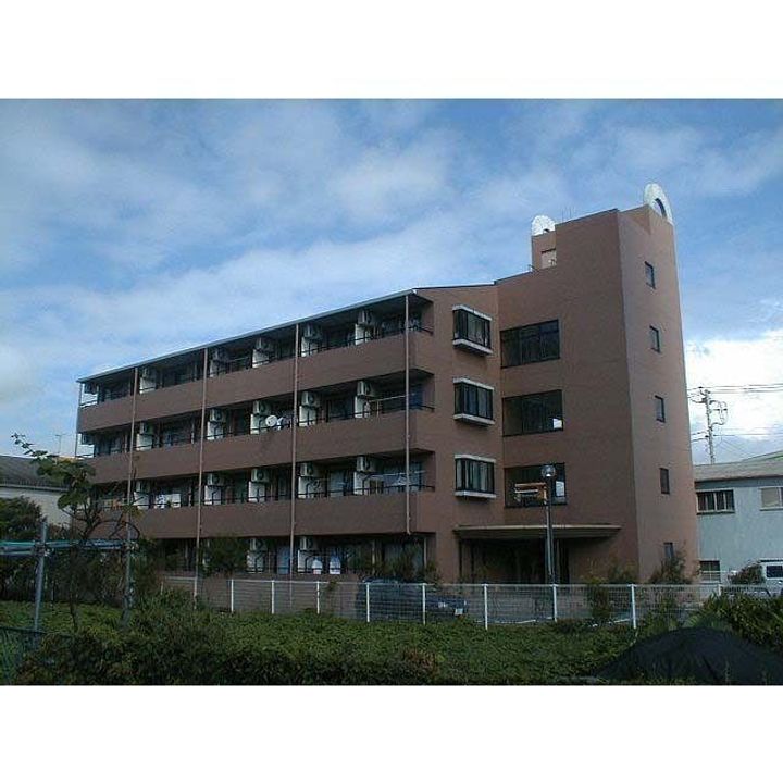 OSTクレスタの外観
