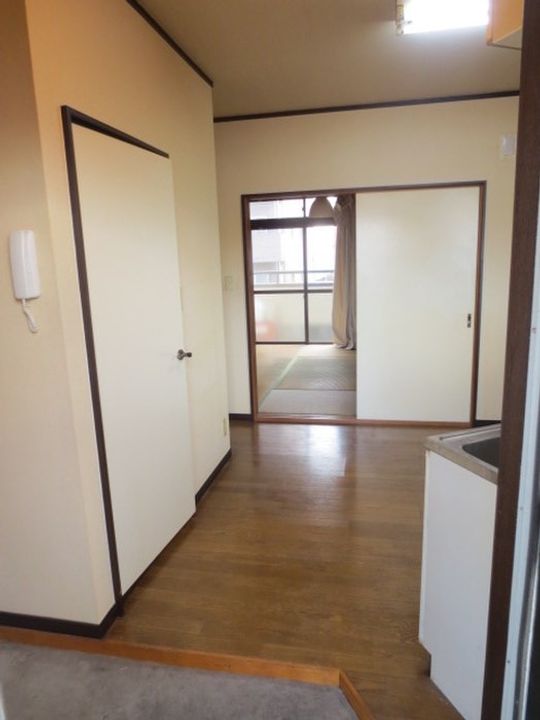 東京都葛飾区柴又1(マンション)の賃貸物件の玄関