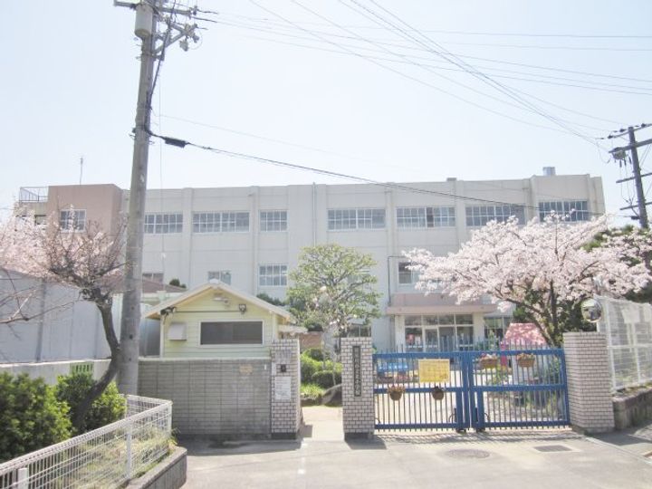 シェリロ香里園の周辺