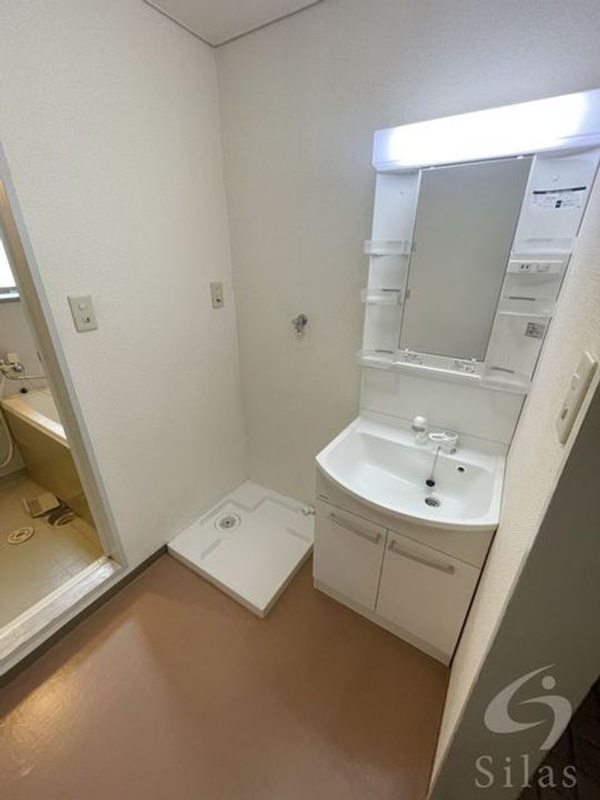 ピアレス千本の内装