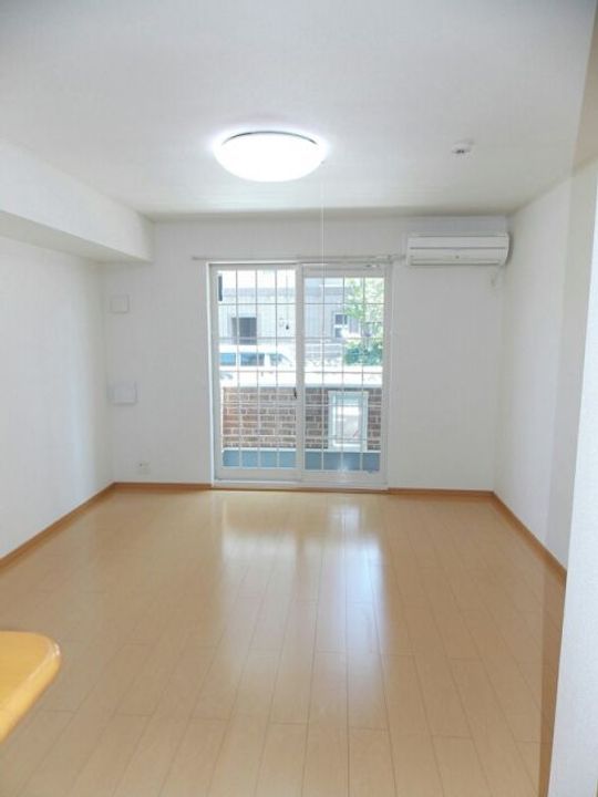 ピエサ リンドの居間