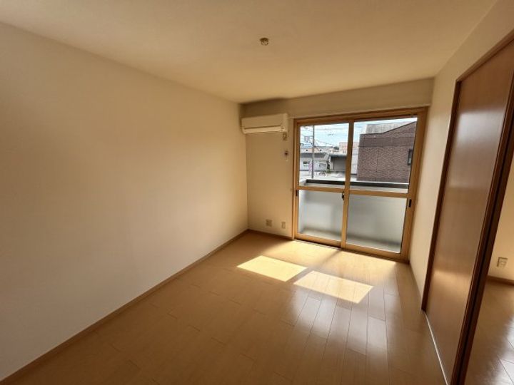 岡山県津山市高野山西(アパート)の賃貸物件の居間