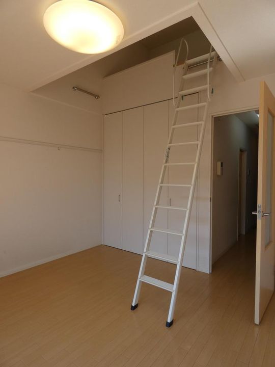 ガーデンヒルズIの居間