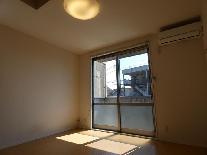 ガーデンヒルズIの居間