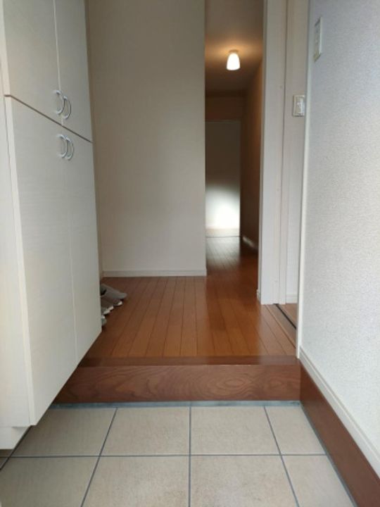 静岡県浜松市中央区鹿谷町(一戸建)の賃貸物件の玄関