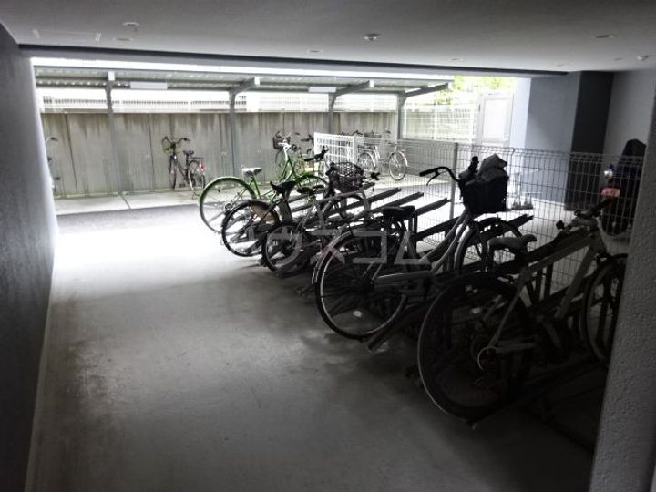 アクシーズタワー浦和岸町IIIの地図