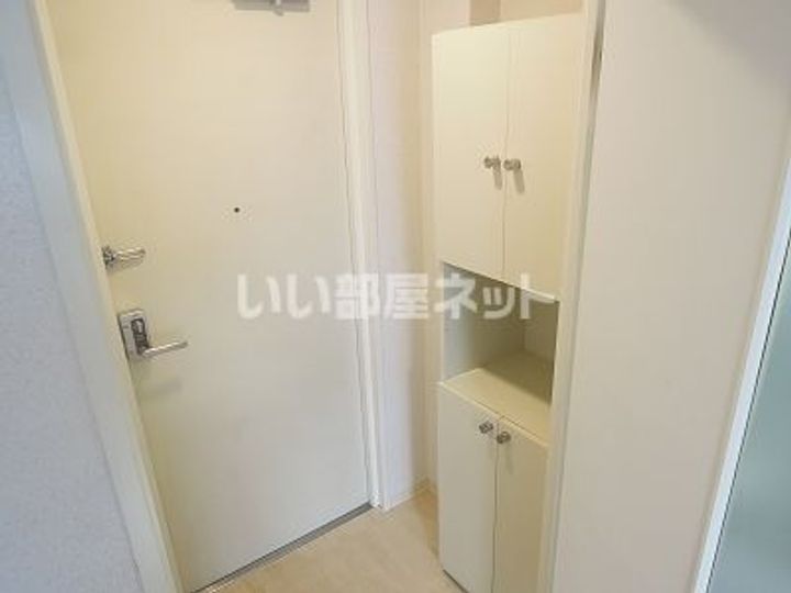 奈良県奈良市三条大路1(マンション)の賃貸物件の玄関