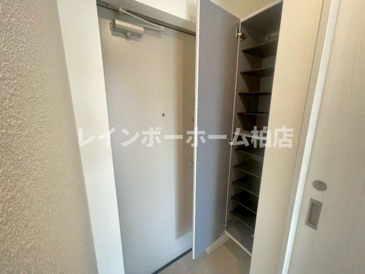 千葉県柏市西原6(アパート)の賃貸物件の玄関