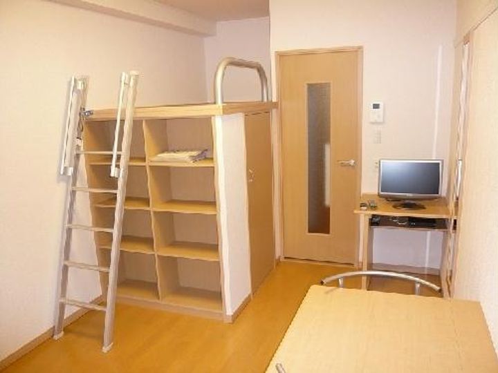 レオパレスクイーンハイツ小山の居間