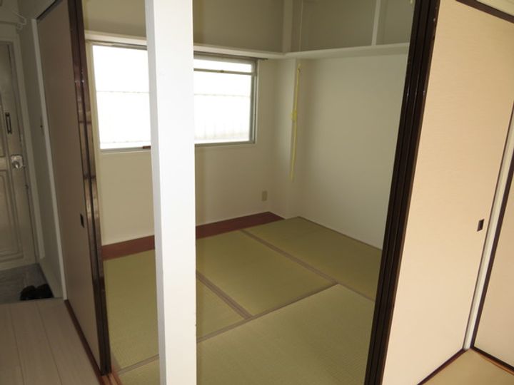 ビレッジハウス岡部の内装