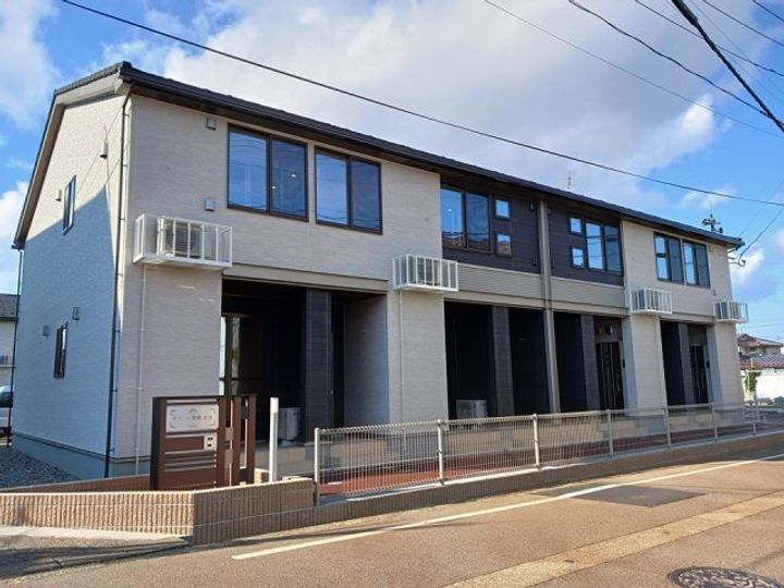 新潟県上越市南城町2(アパート)の賃貸物件の外観
