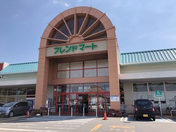 プルミエアーサの周辺