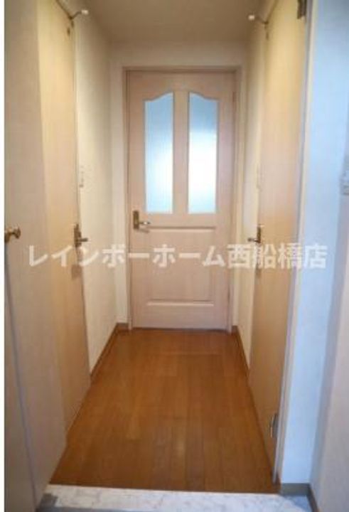 千葉県船橋市本中山5(マンション)の賃貸物件の玄関
